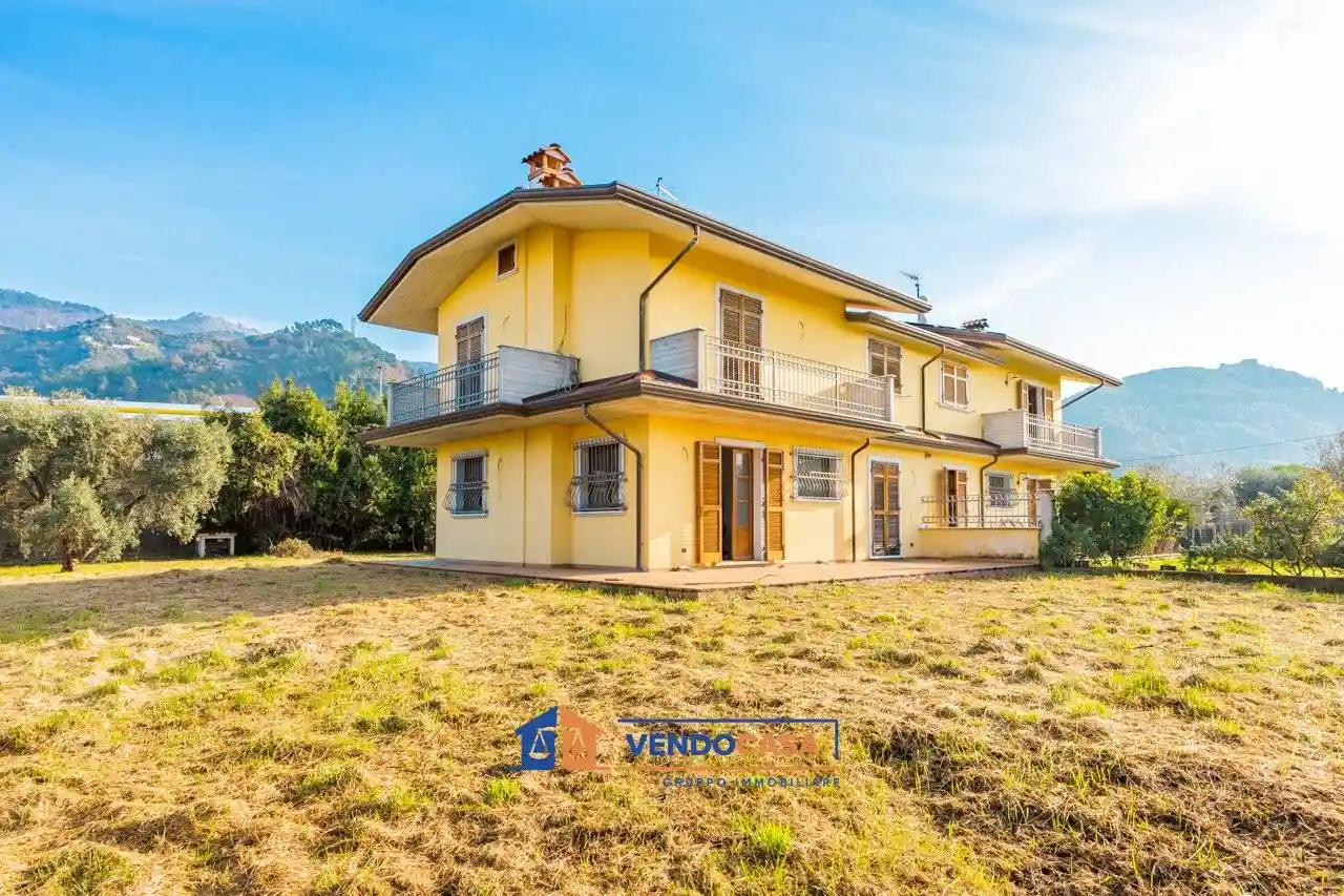 Villetta a schiera in vendita a Montignoso