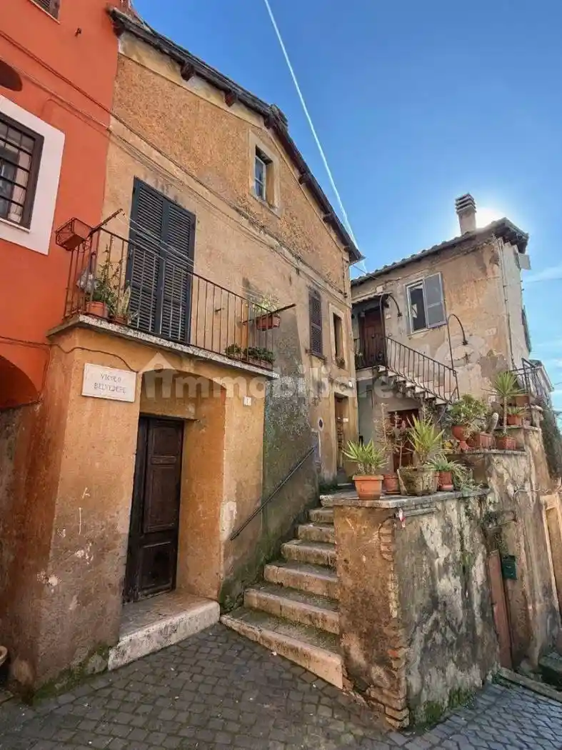 Appartamento in vendita a Genazzano