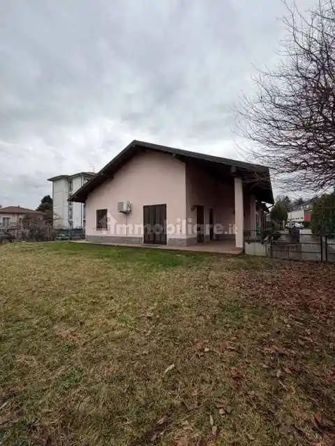 Villa in affitto a Varese