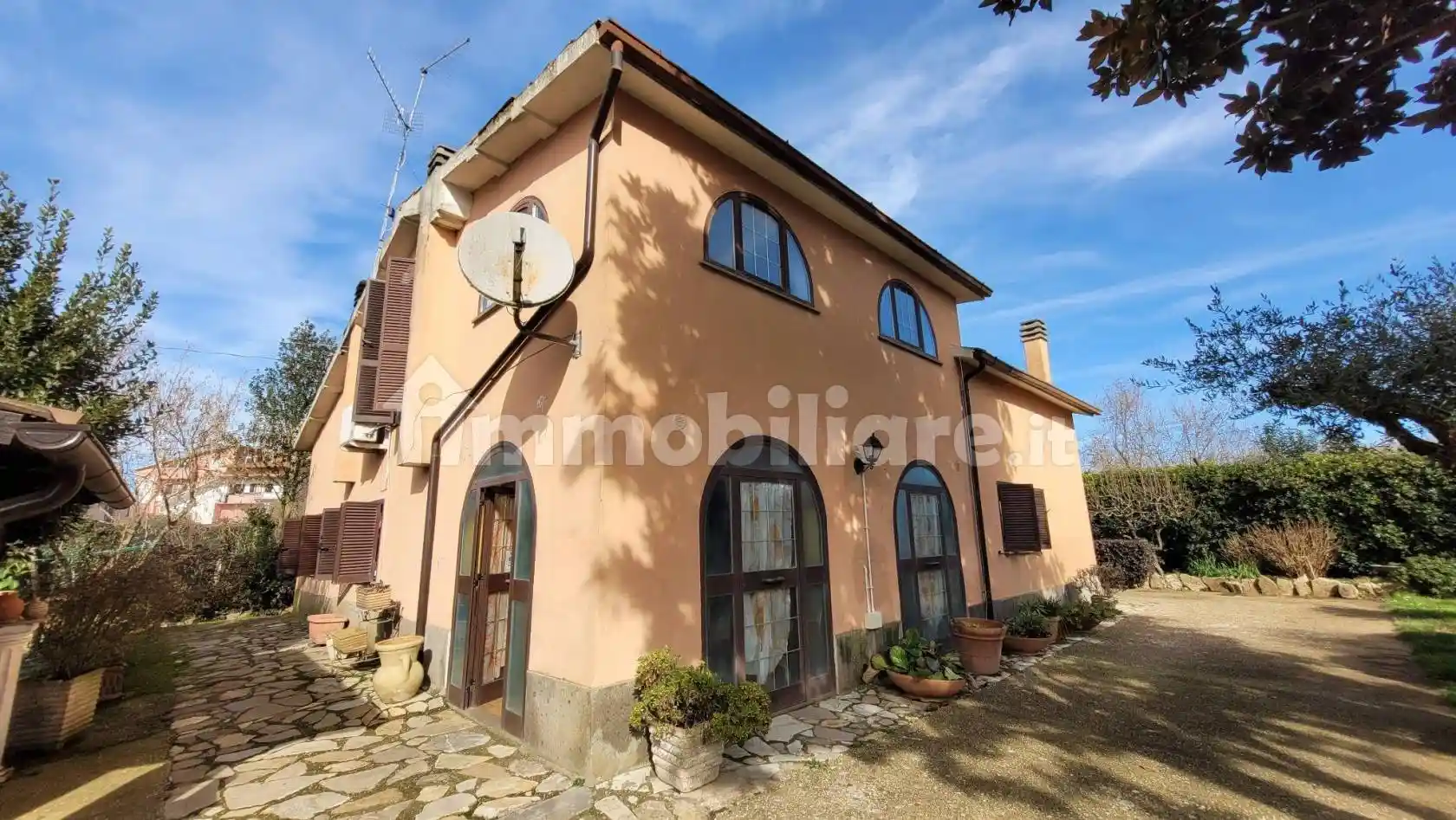 Villa in vendita a Capranica