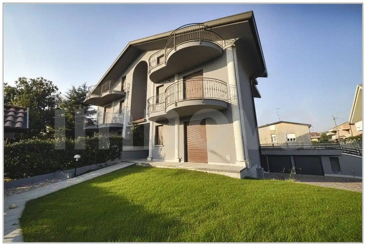 Villa in vendita a Seveso