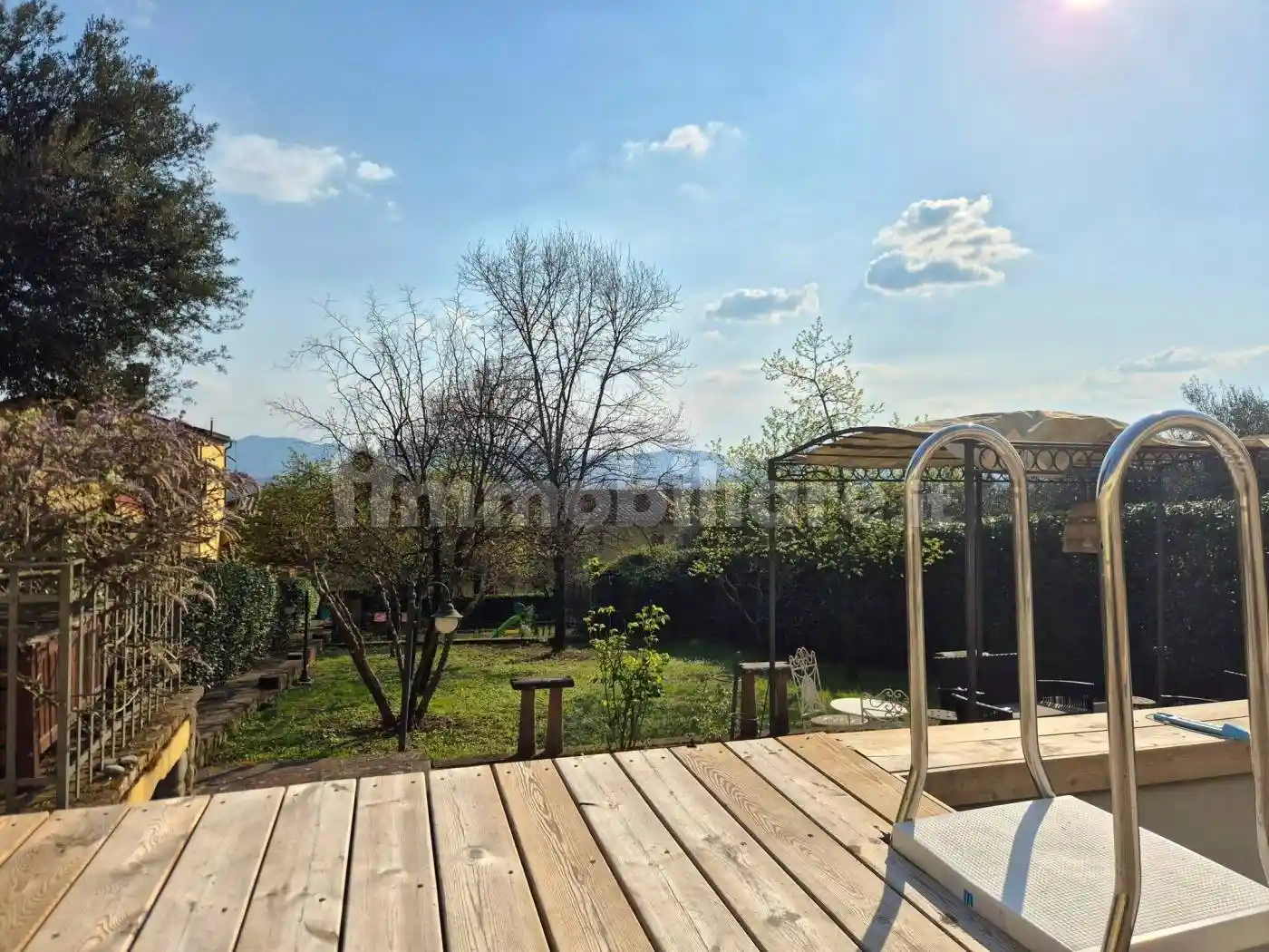 Casa indipendente in vendita a Pistoia