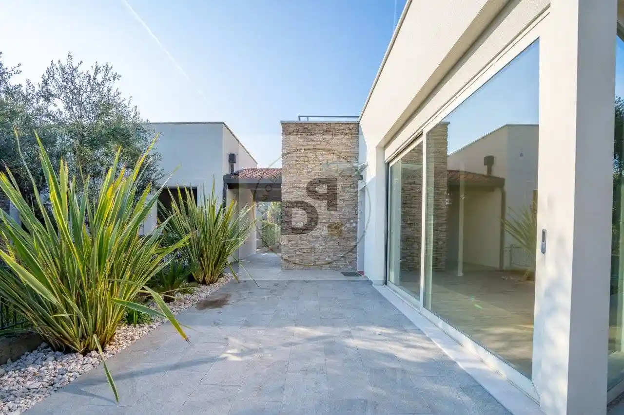 Villa in vendita a Soiano del Lago