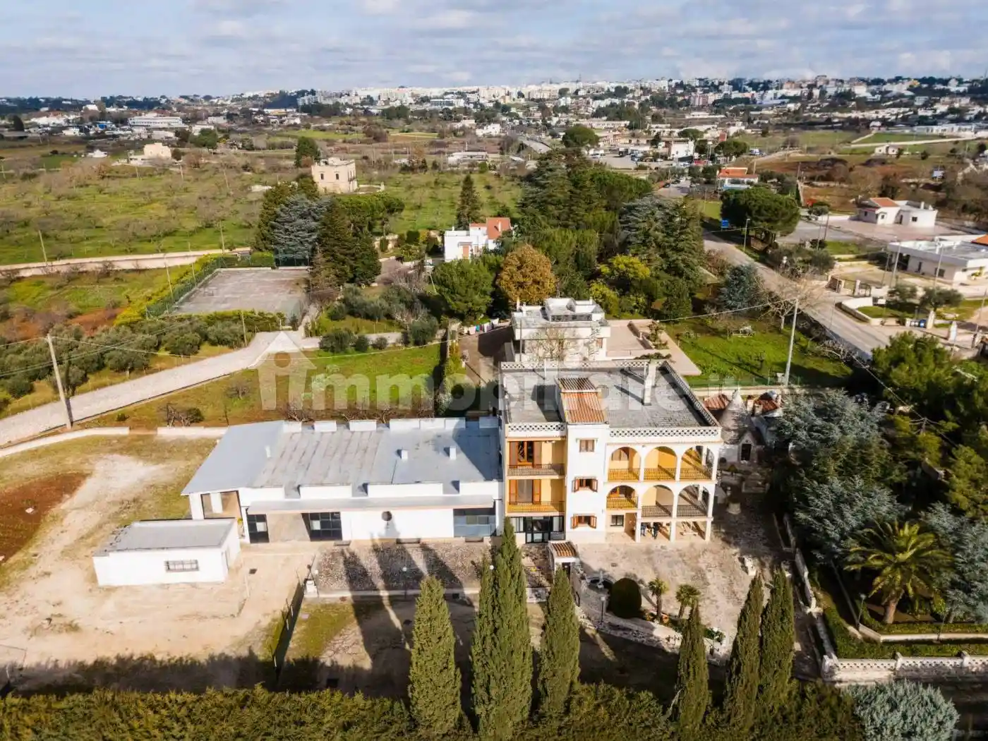 Palazzo - Edificio in vendita a Noci