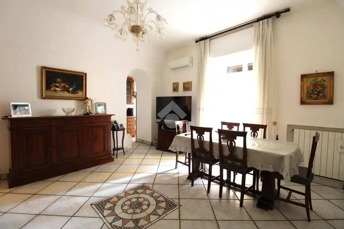 Appartamento in vendita a Napoli