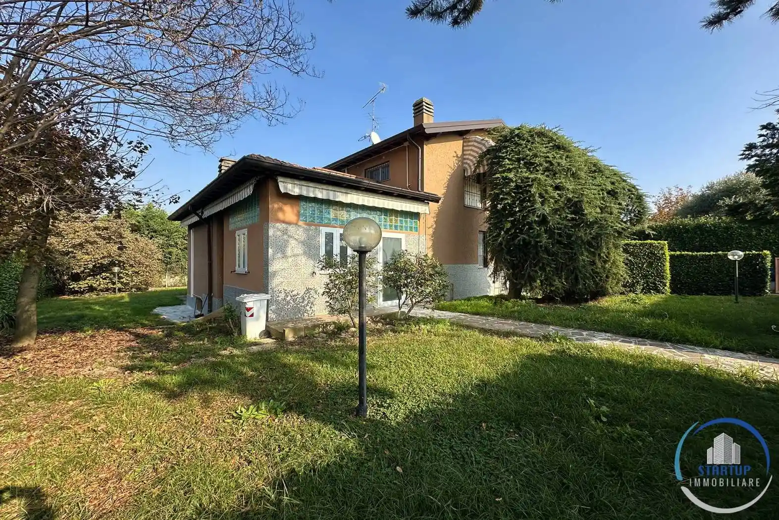 Villa in vendita a Busnago