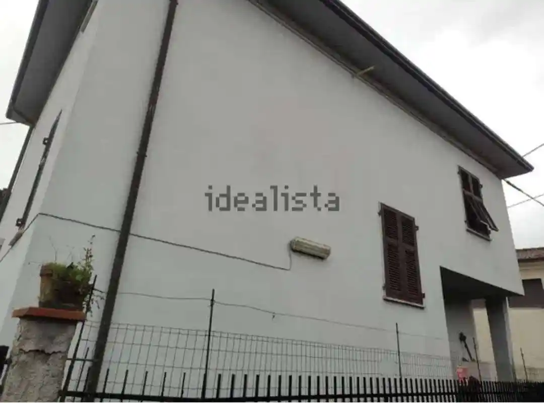 Casa indipendente in vendita a Luni