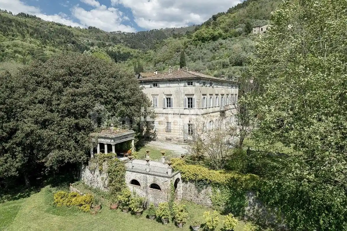 Villa in vendita a Lucca