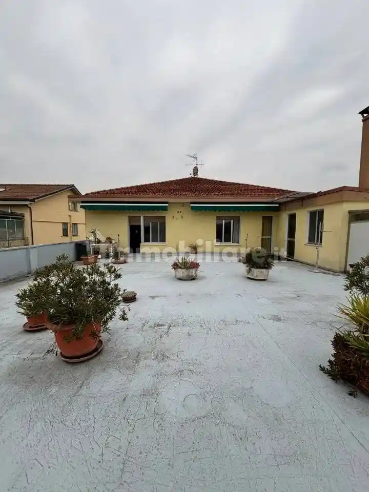 Villa in vendita a Pesaro