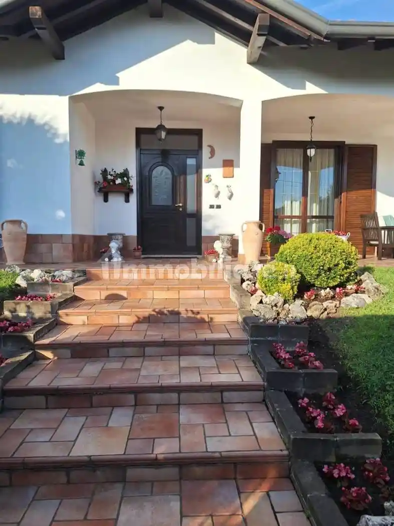 Villa in vendita a Dairago