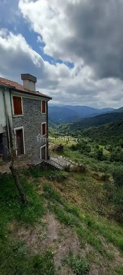 Villa in vendita a San Colombano Certenoli