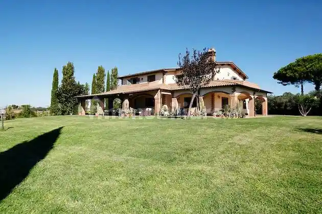 Villa in vendita a Tarquinia