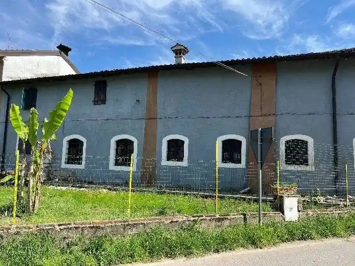 Casa indipendente in vendita a Castelvisconti