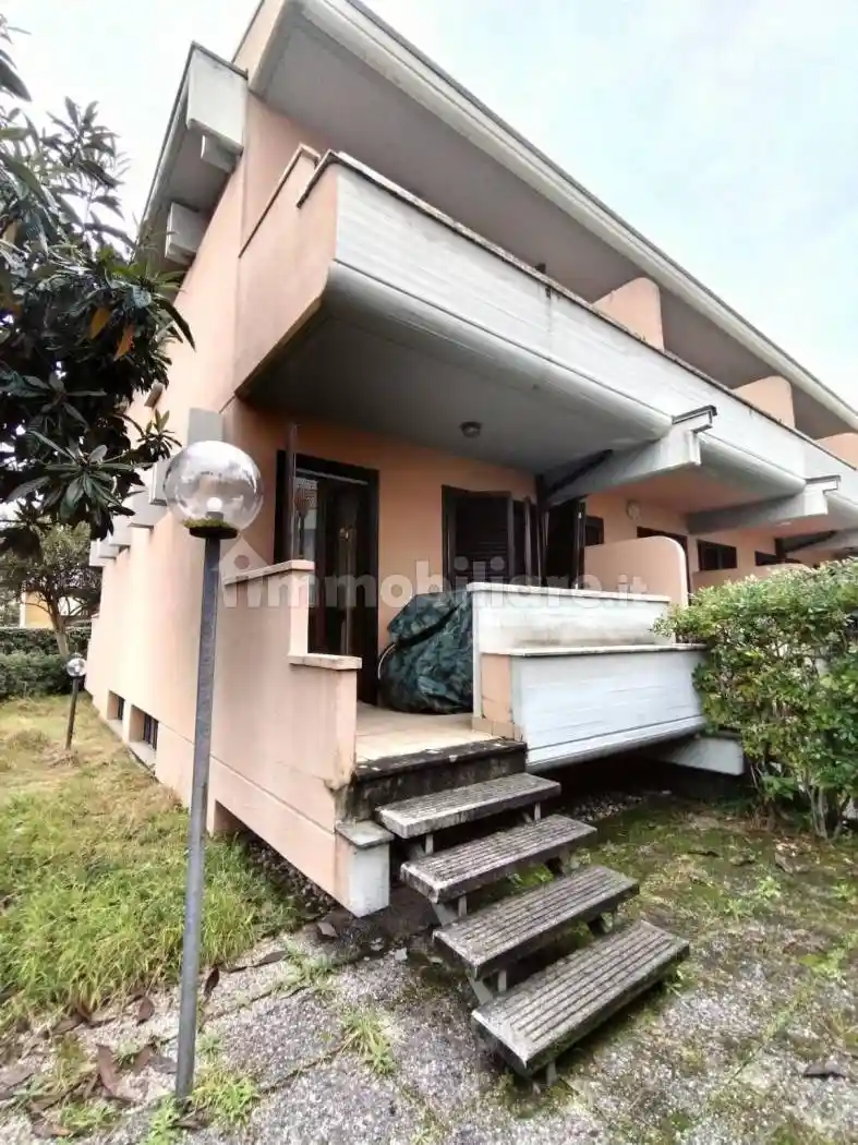 Villetta a schiera in vendita a Massa