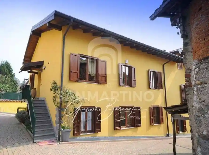 Appartamento in affitto a Comerio