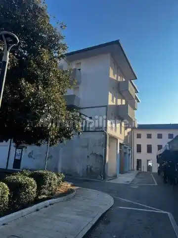 Palazzo - Edificio in vendita a Aviano