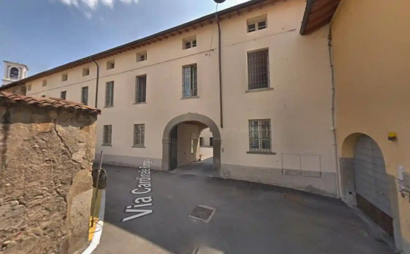 Palazzo - Stabile in vendita a Chiari