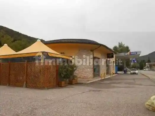 Palazzo - Stabile in vendita a Grezzana