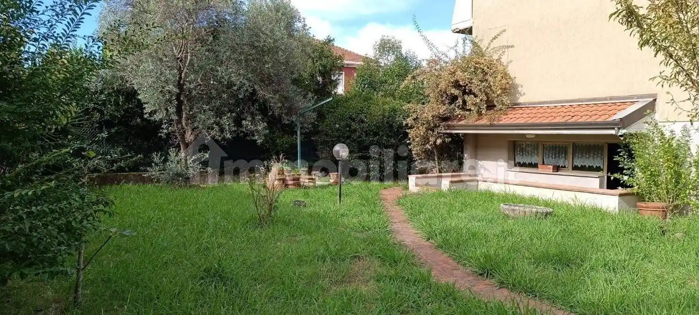 Casa indipendente in vendita a Carrara