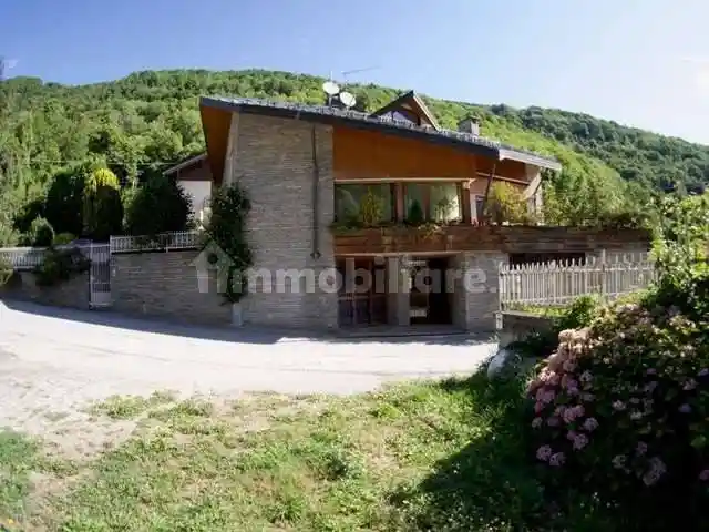 Villa in vendita a Perrero