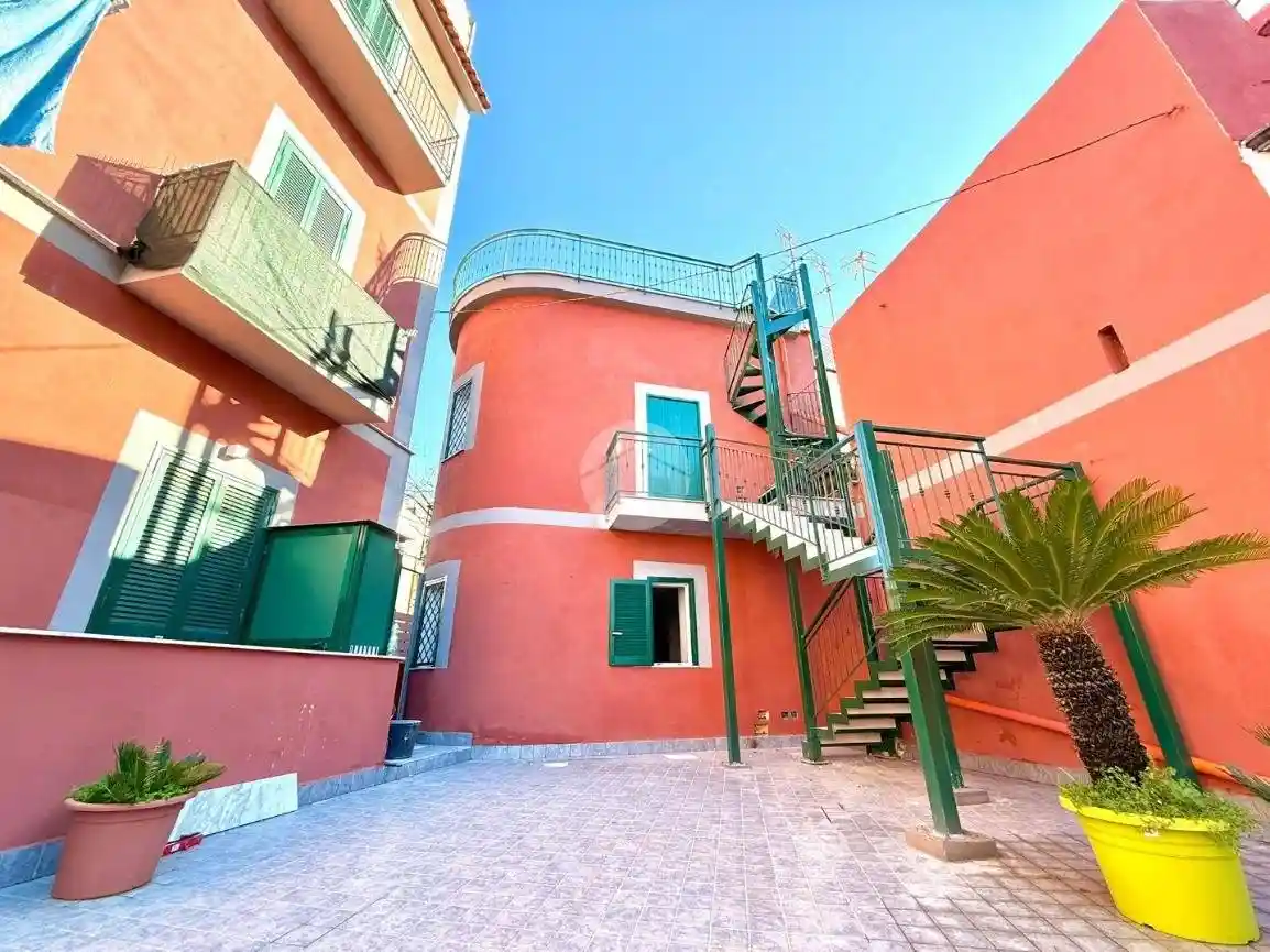 Appartamento in vendita a Napoli