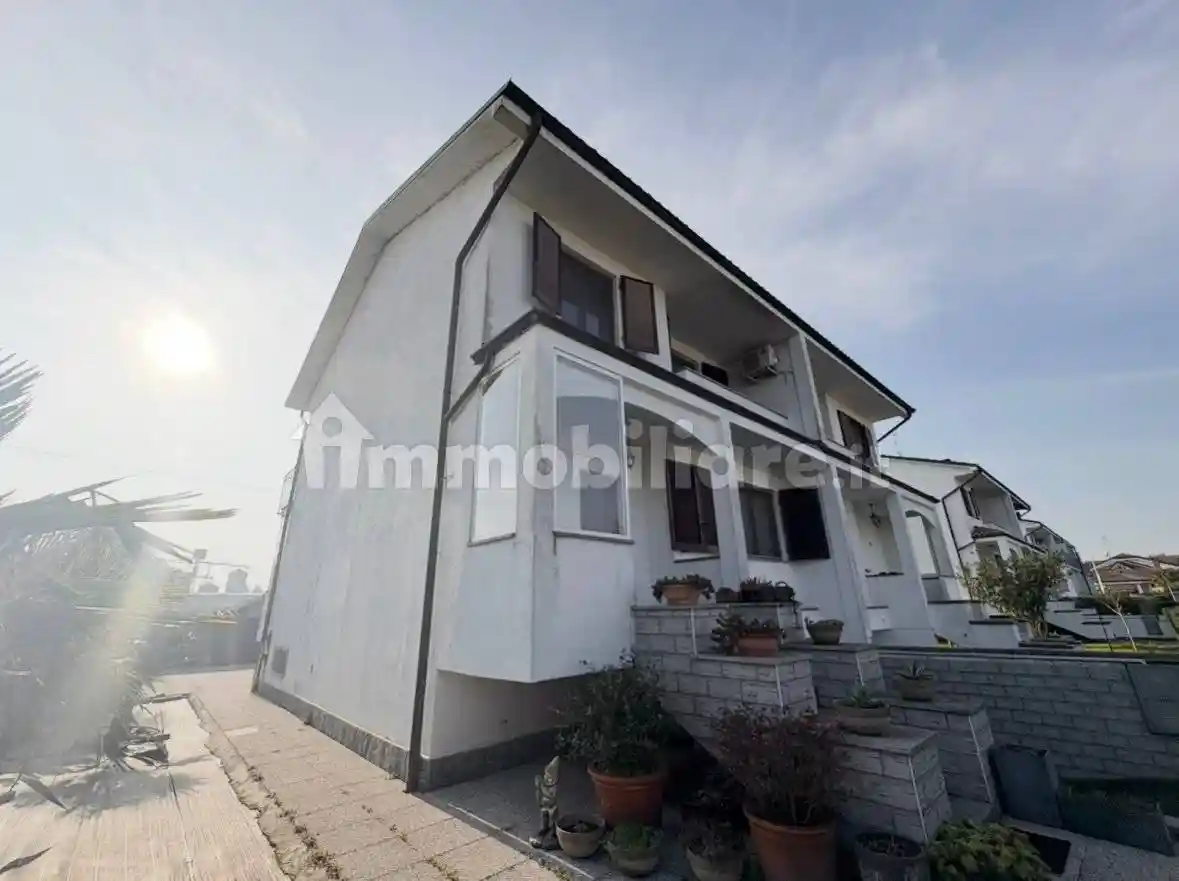 Villetta a schiera in vendita a Frassineto Po