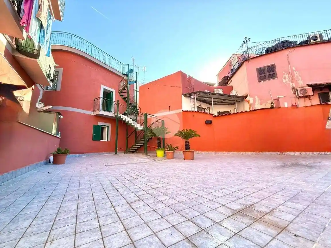 Appartamento in vendita a Napoli