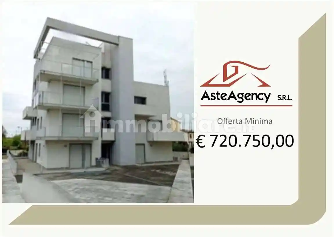 Palazzo - Stabile in vendita a Legnago