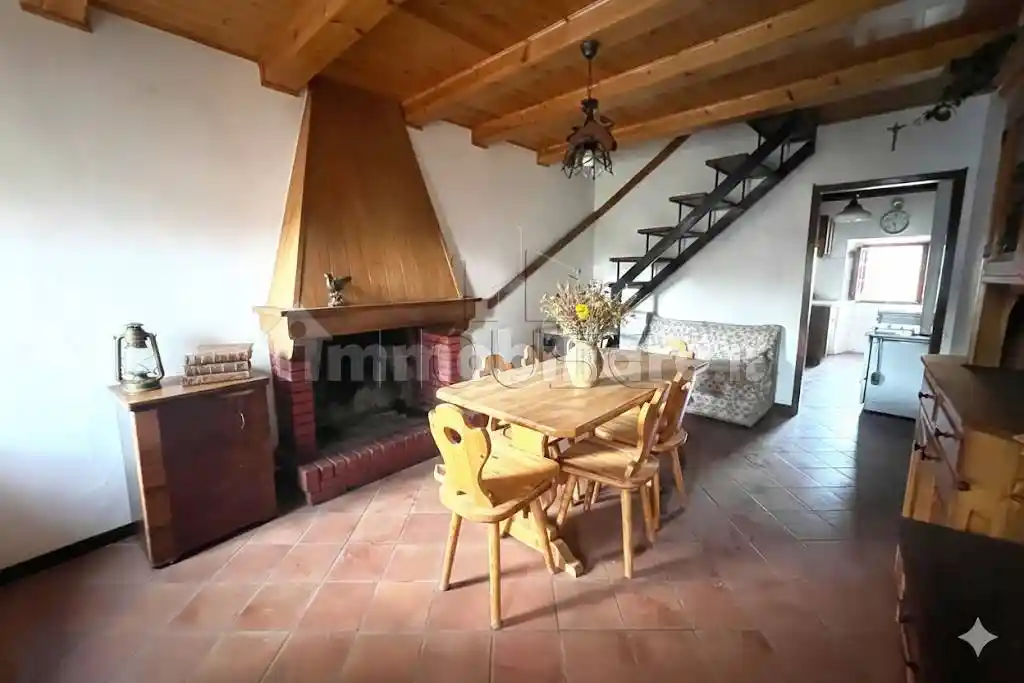 Casa indipendente in vendita a Caprese Michelangelo