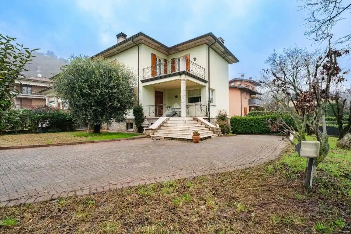 Villa in vendita a Botticino