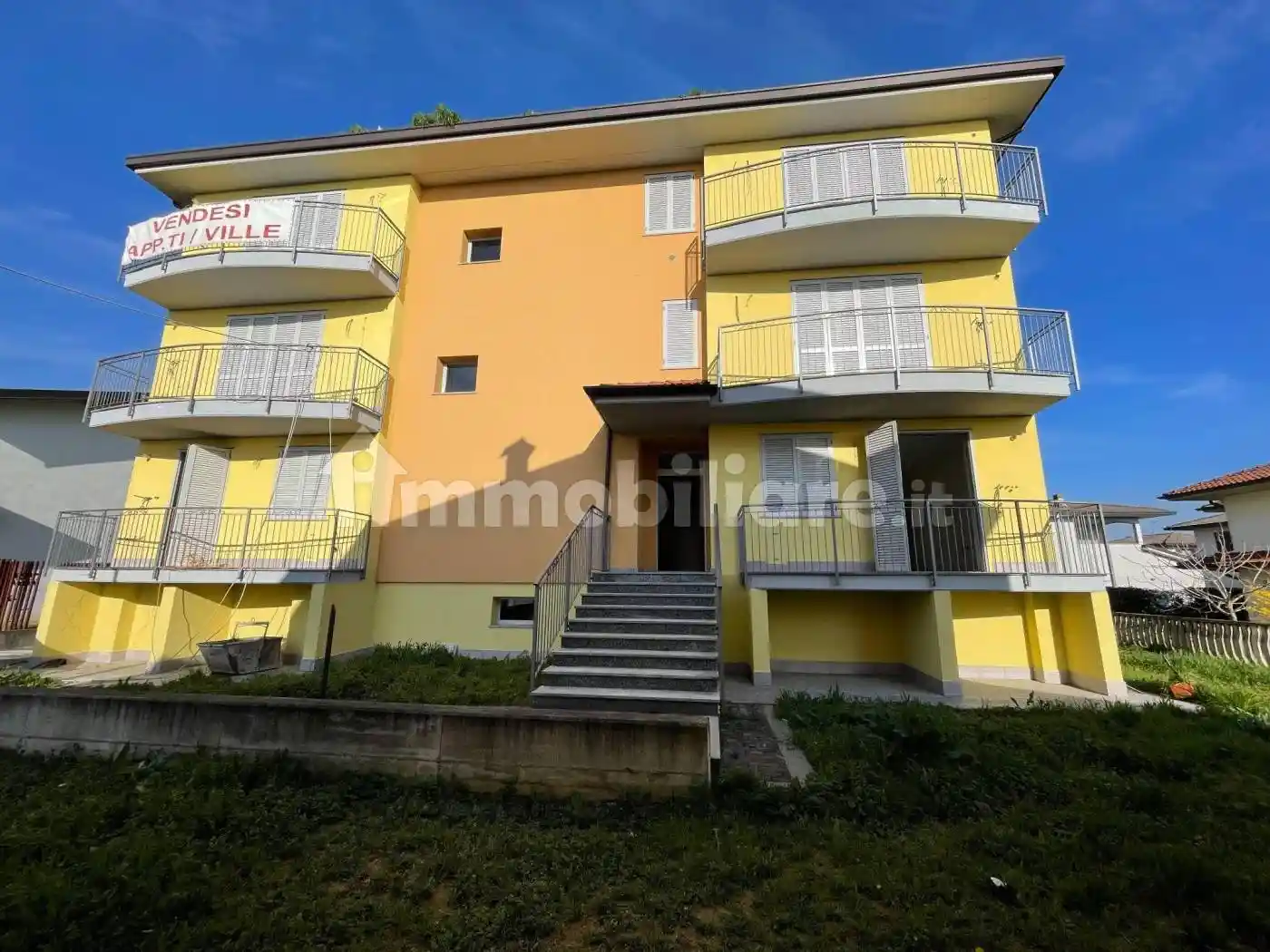 Appartamento in vendita a Vellezzo Bellini