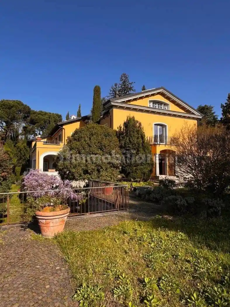 Appartamento in affitto a Varese