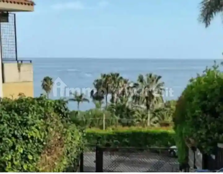 Appartamento in vendita a Aci Castello