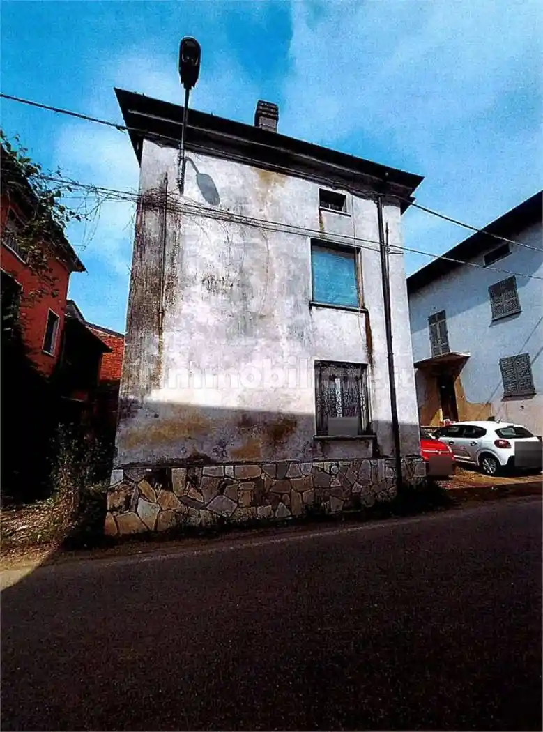 Casa indipendente in vendita a Ziano Piacentino