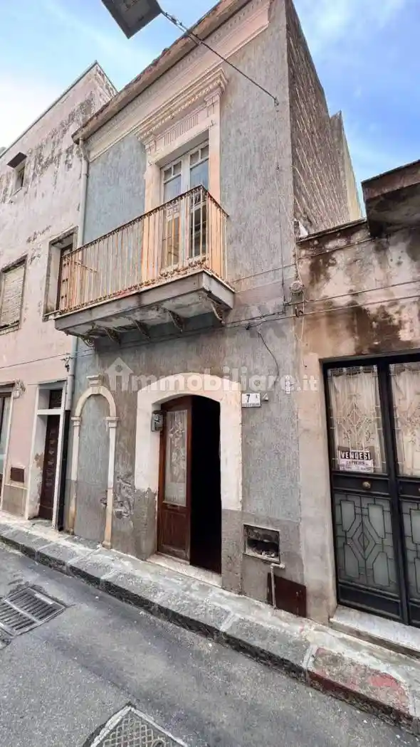 Casa indipendente in vendita a Motta Sant'Anastasia