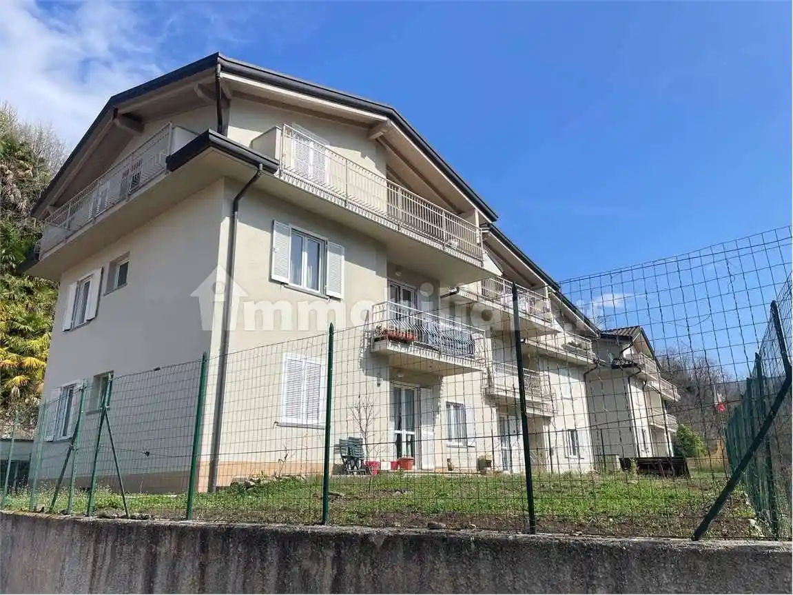 Appartamento in vendita a Porto Valtravaglia