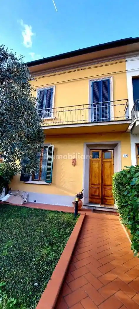 Casa indipendente in vendita a Prato