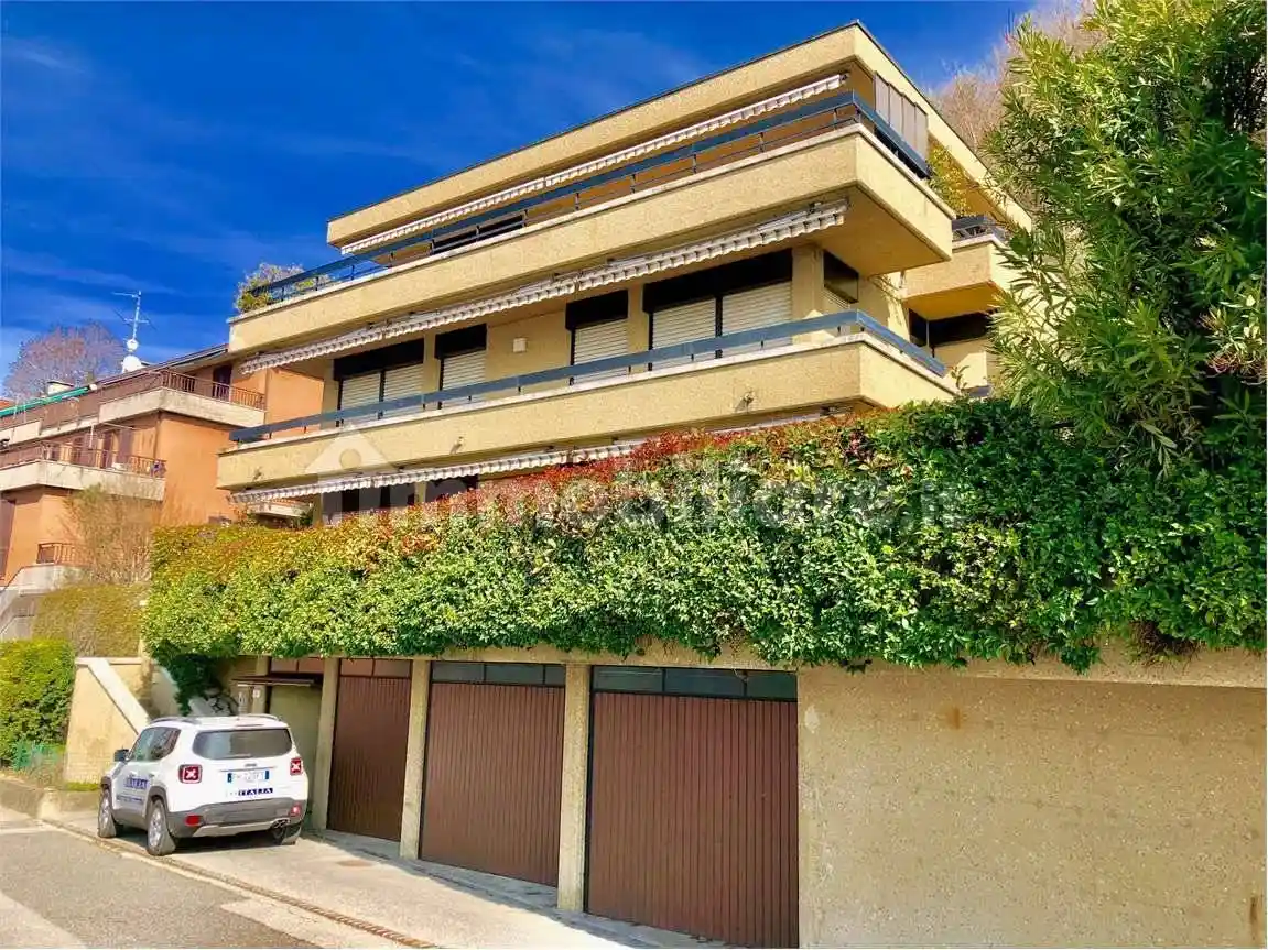 Villa in vendita a Campione d'Italia