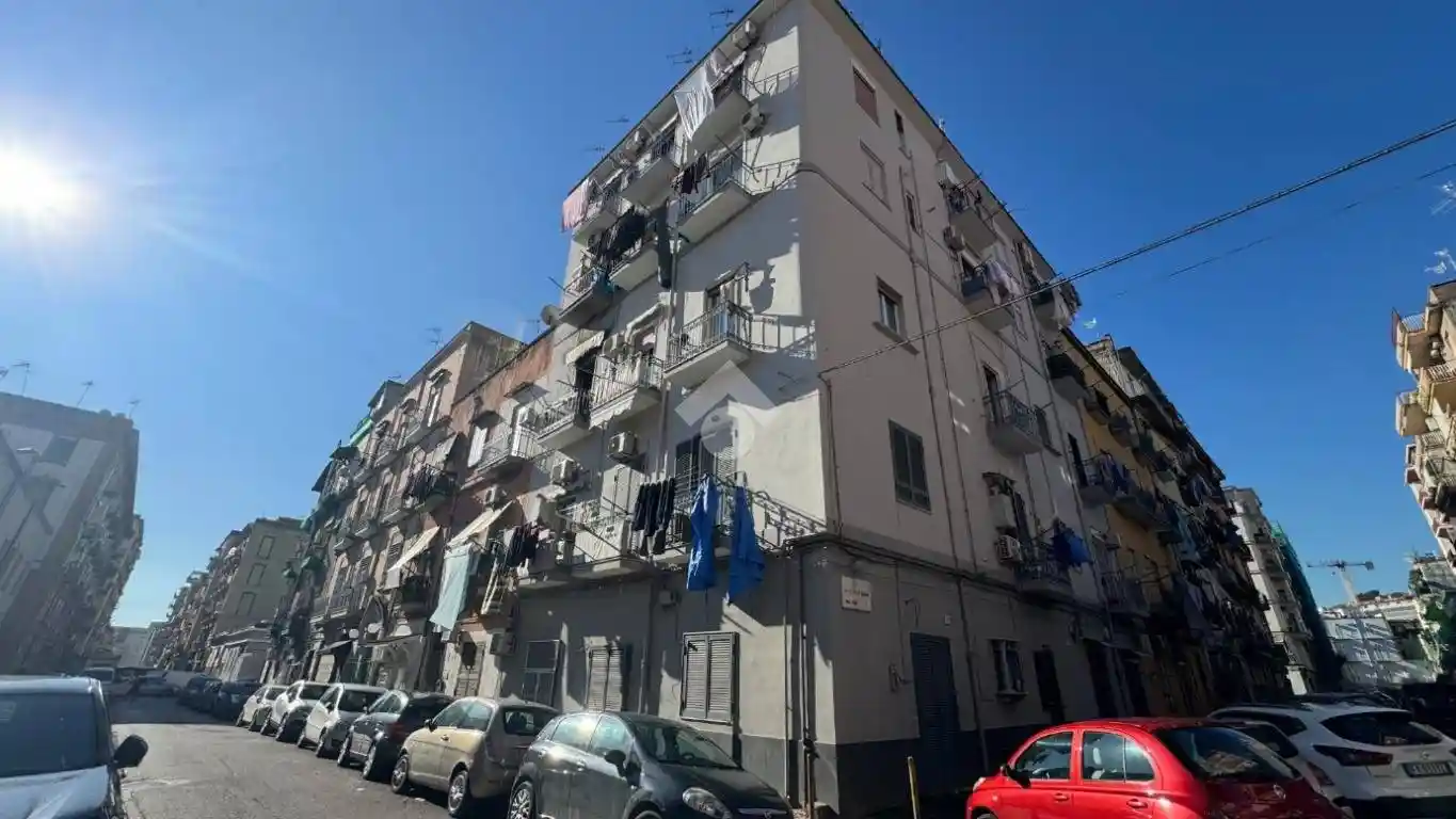 Appartamento in vendita a Napoli