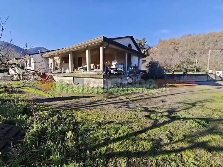 Villa in vendita a Mercato San Severino