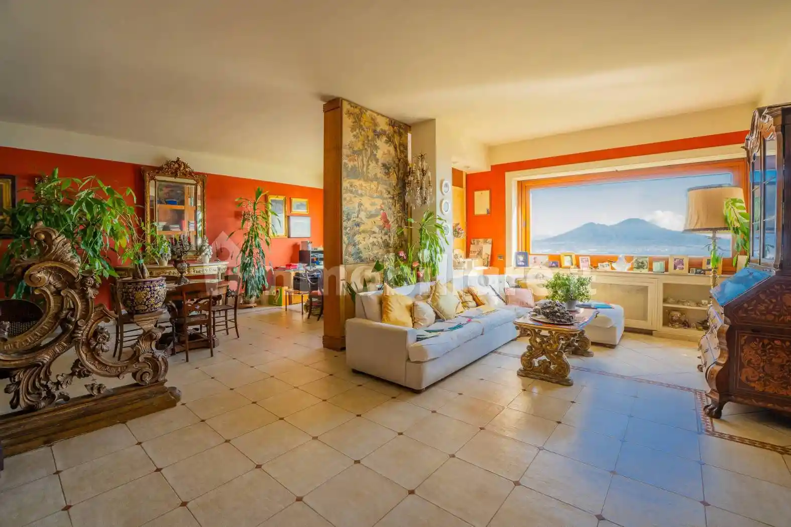 Appartamento in vendita a Napoli