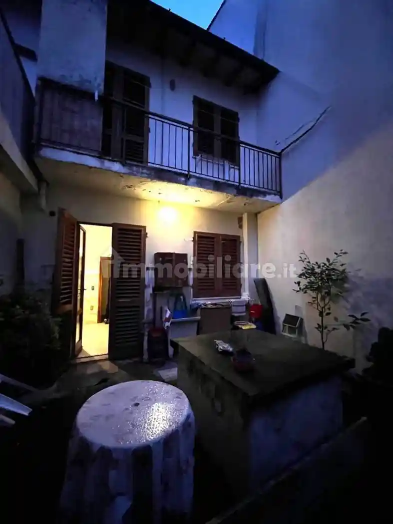 Casa indipendente in vendita a Campi Bisenzio