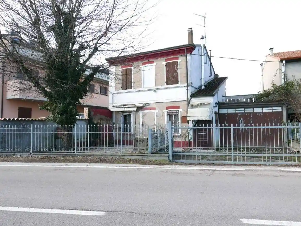 Casa indipendente in vendita a Forlì