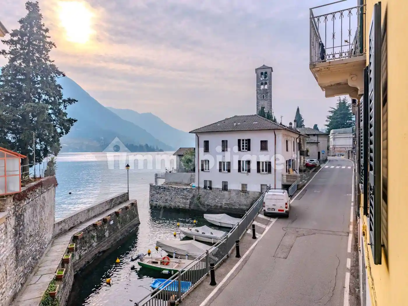 Appartamento in vendita a Carate Urio