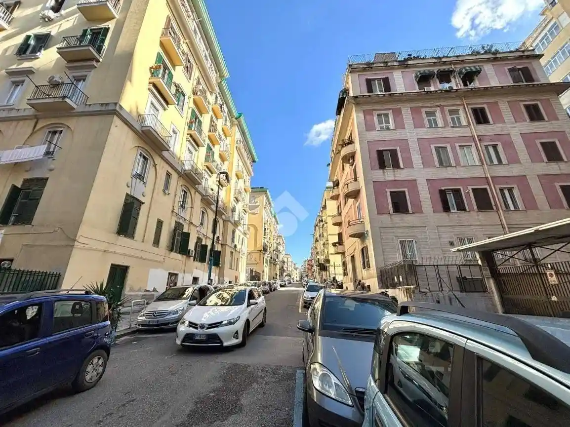 Appartamento in vendita a Napoli