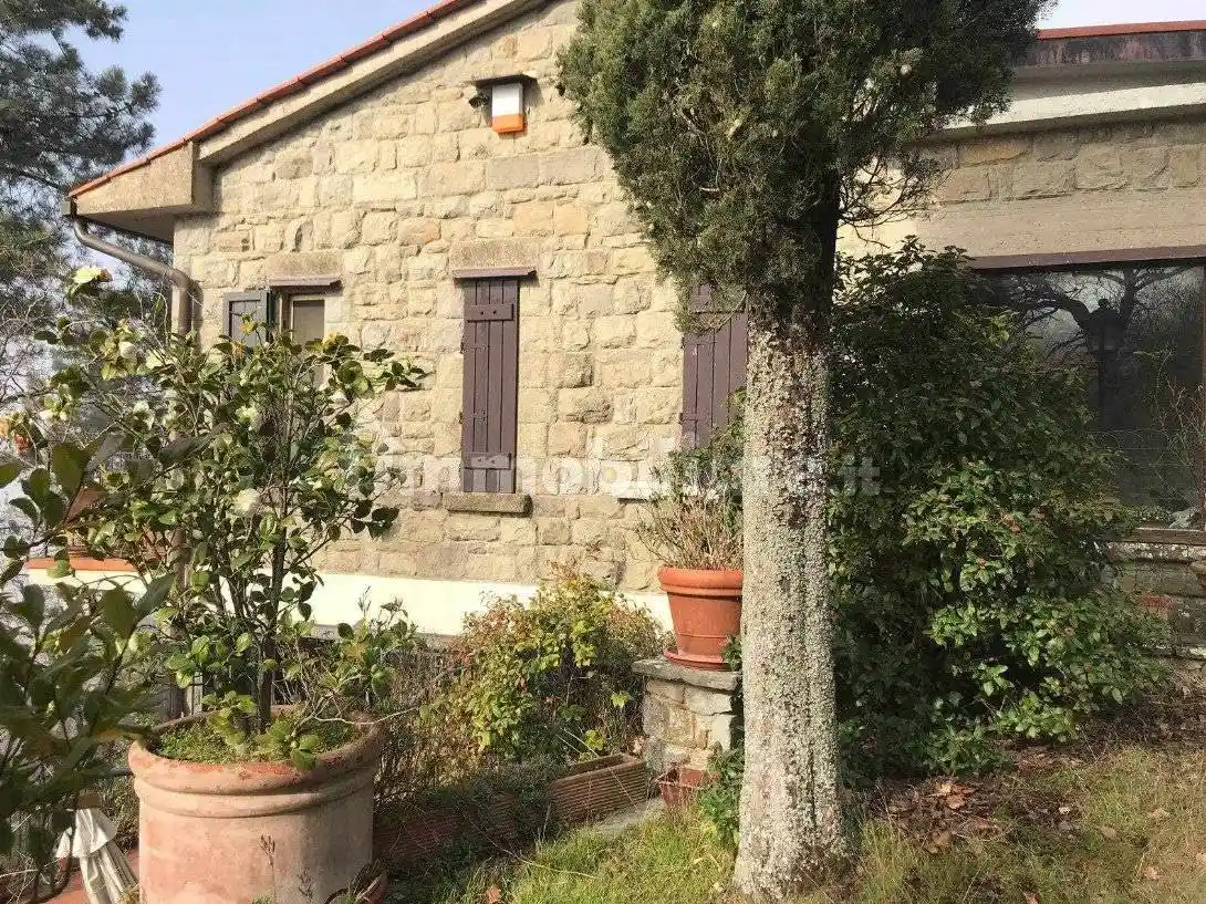 Villa in vendita a Pelago