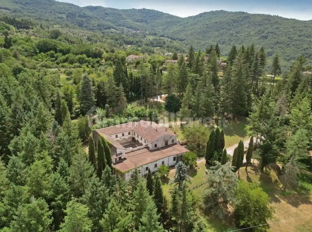 Palazzo - Edificio in vendita a Fivizzano