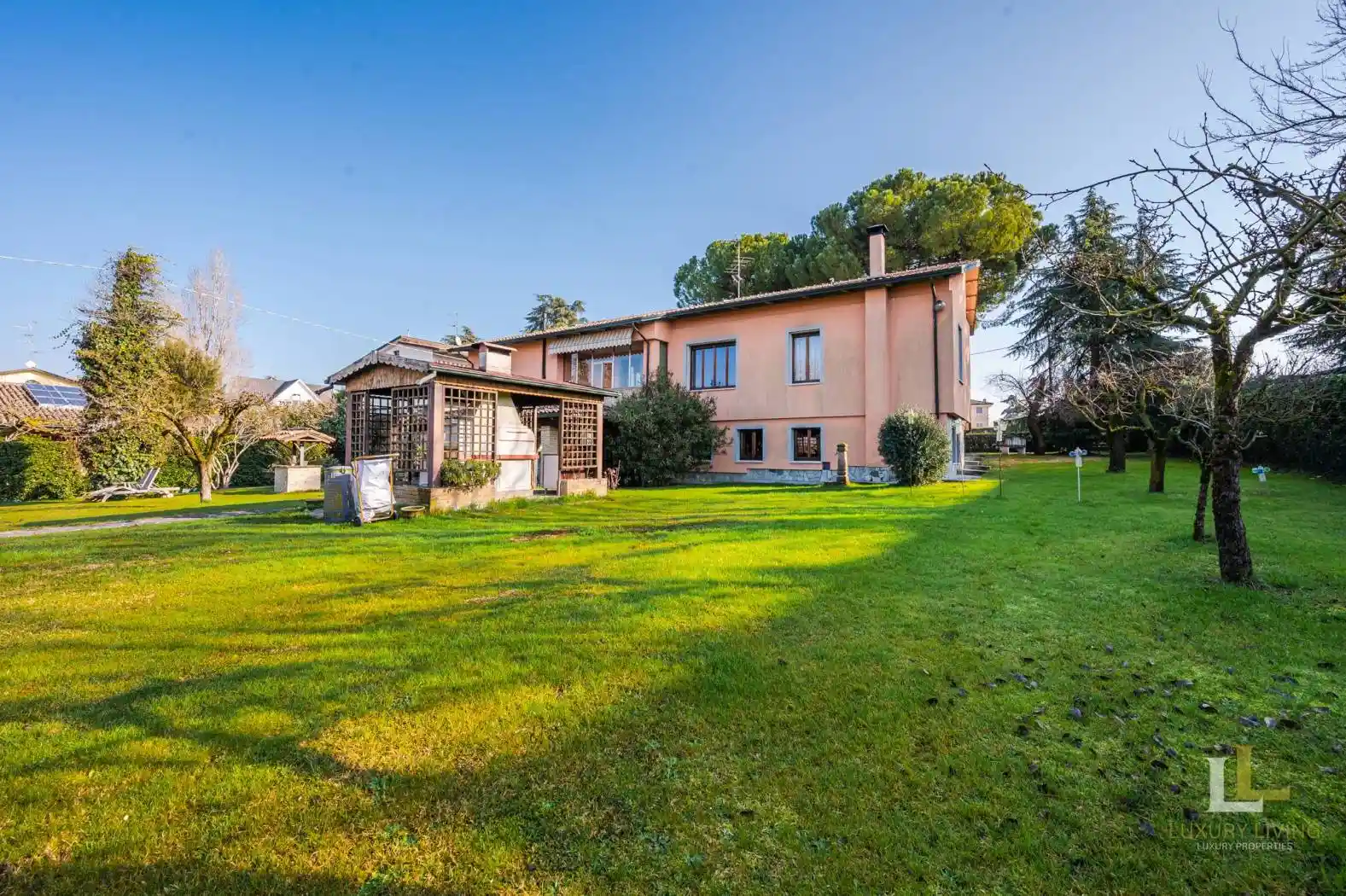 Villa in vendita a Montechiarugolo