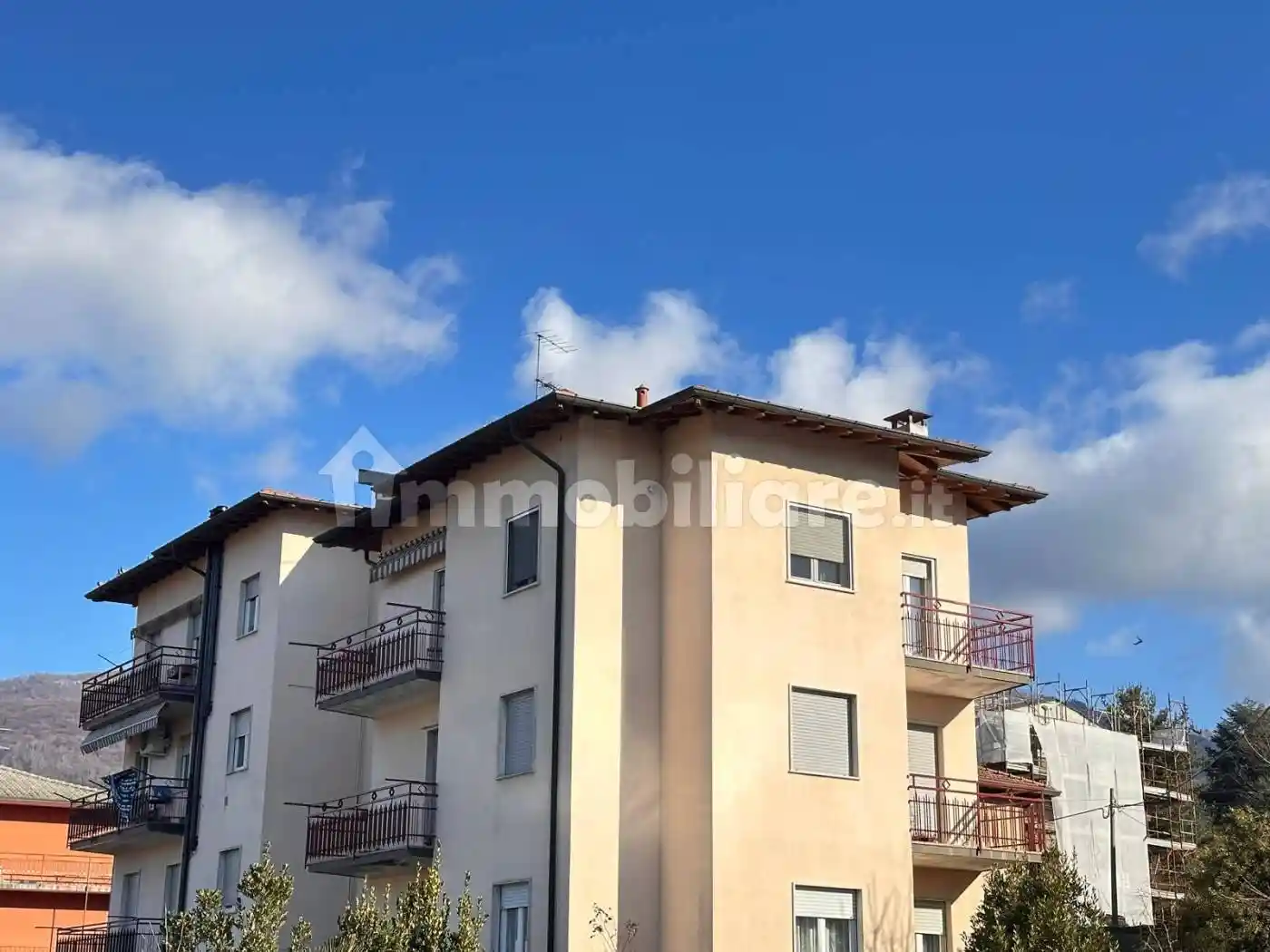 Appartamento in vendita a Gavirate