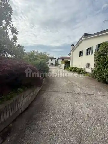 Casa indipendente in vendita a Corno di Rosazzo